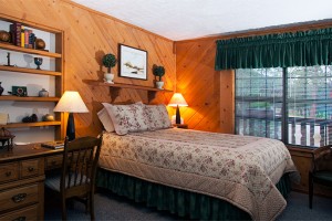 Country Sunshine Bed & Breakfast Pine Room